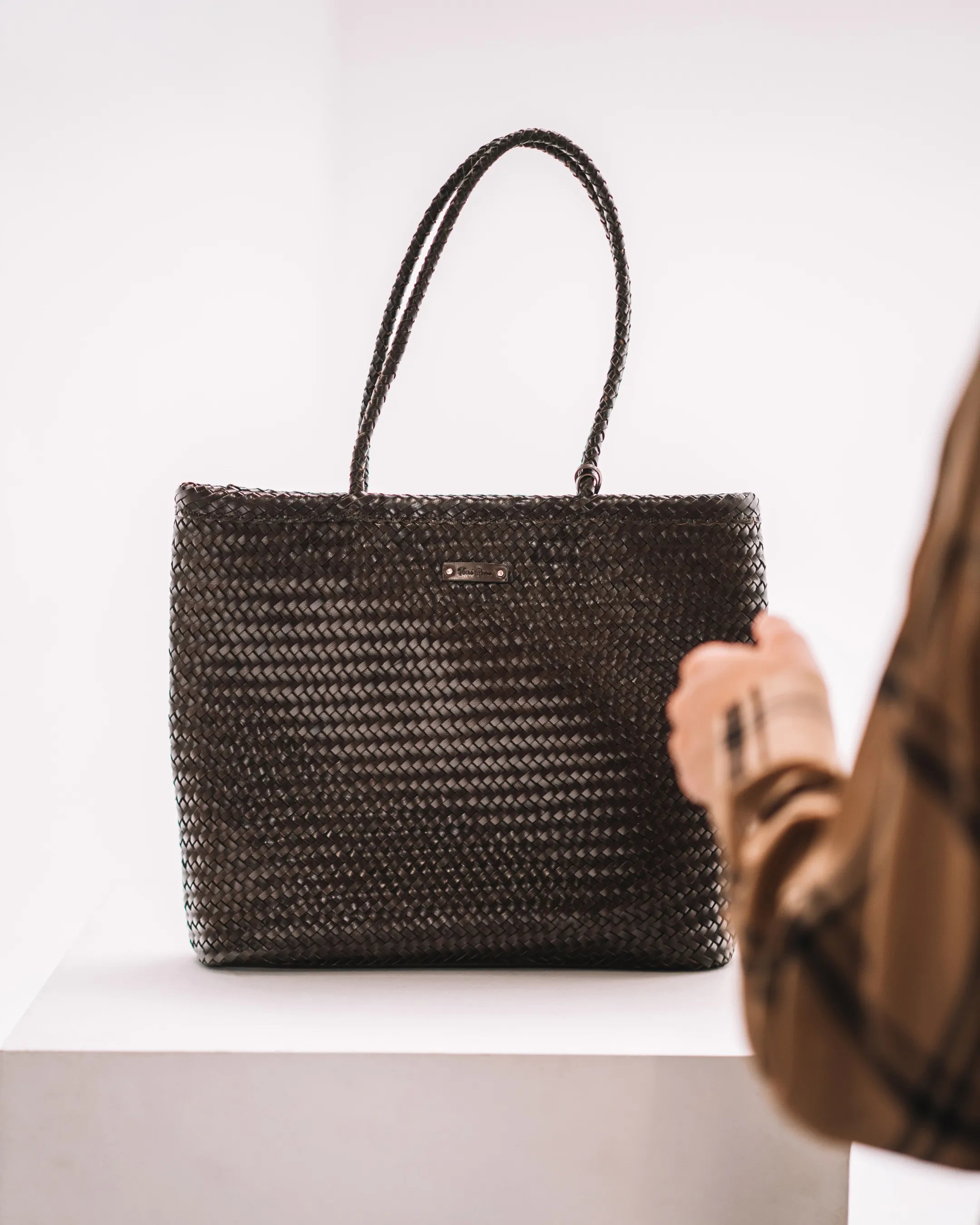 Colour_Testa(Darkbrown) | Toni Pons SIMONA